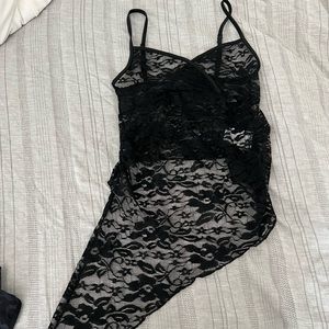 Motel asymmetrical mesh top